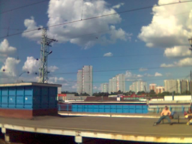 я на станции жду электричку в москву панорама зеленограда